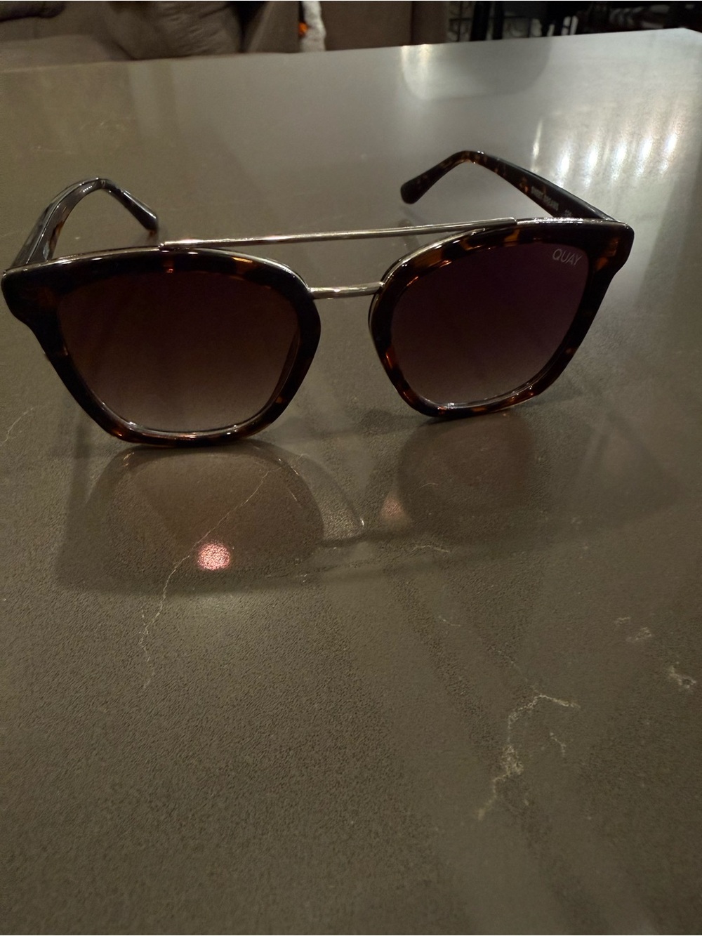 QUAY Tortoiseshell Sunglasses in Brown & Gold Like New